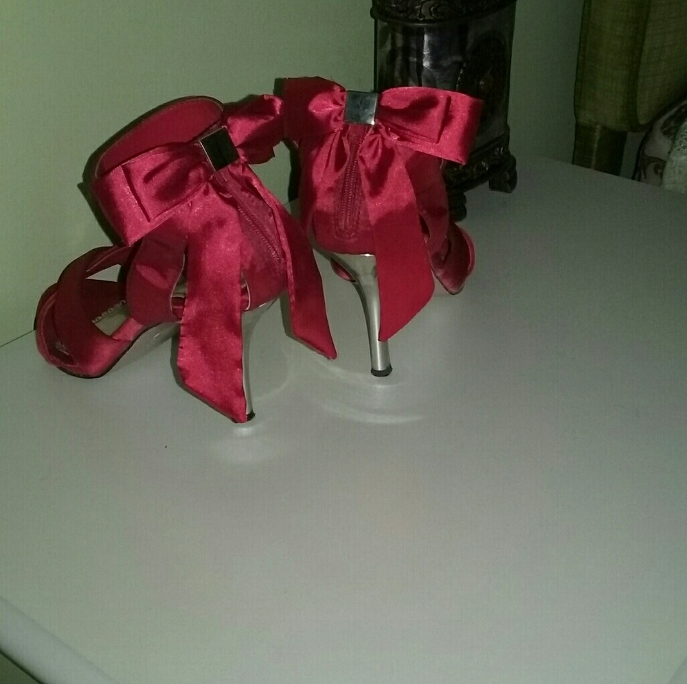 Shoes - Picture 5 of 6